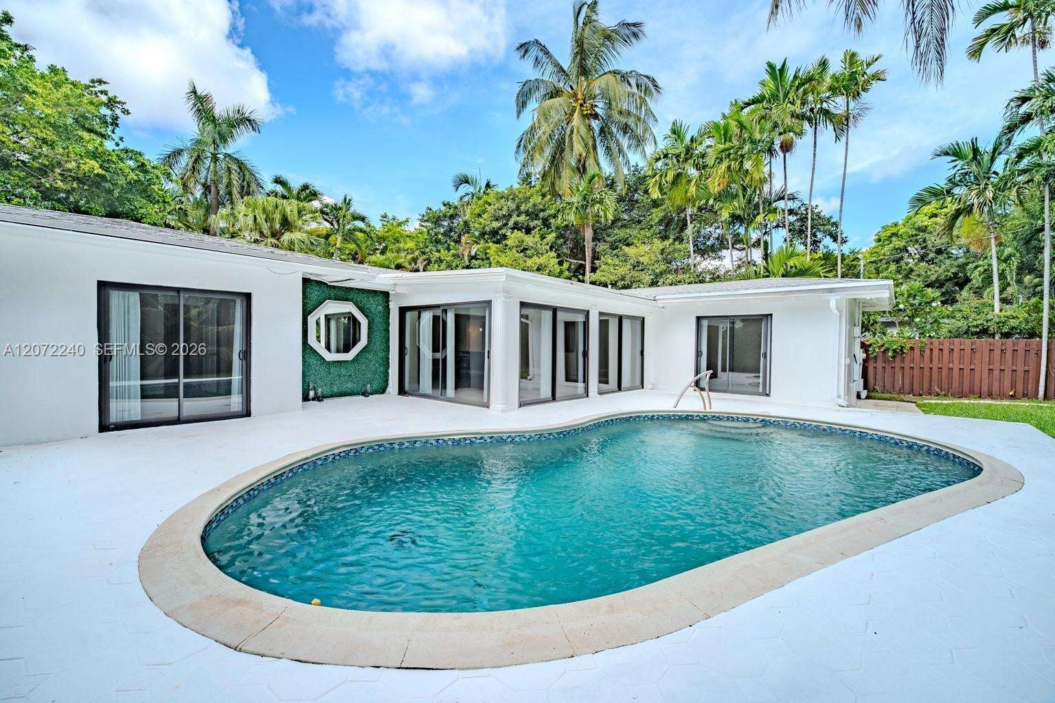 North Miami | 1825 Alamanda Dr N/A | Picture 1