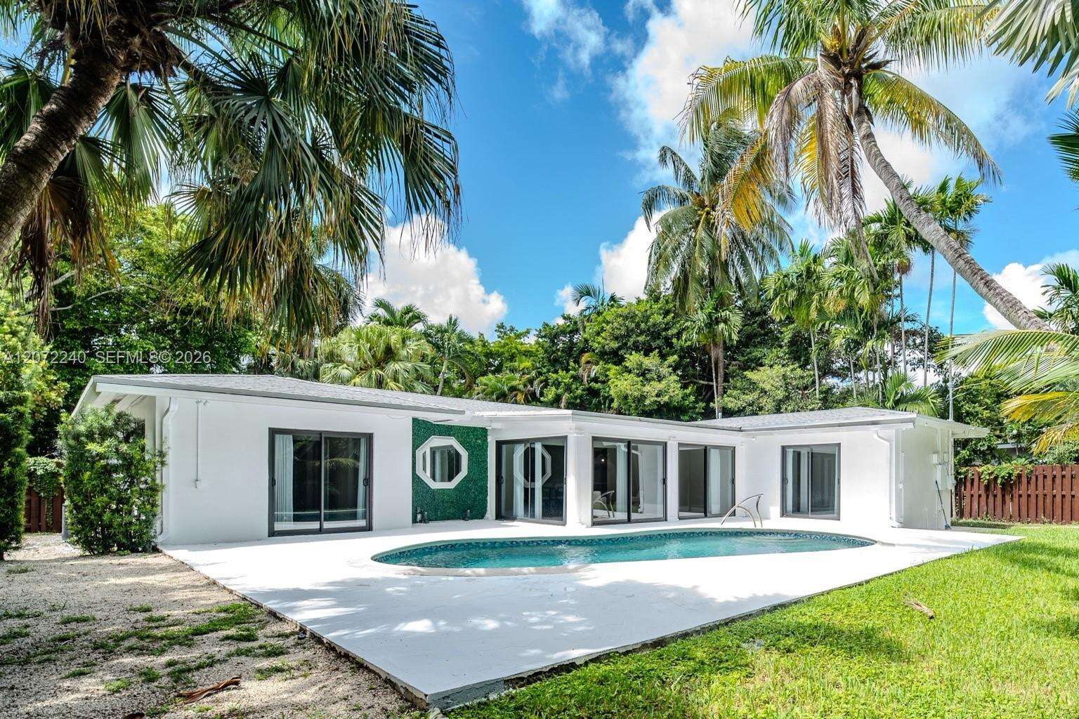 North Miami | 1825 Alamanda Dr N/A | Picture 2