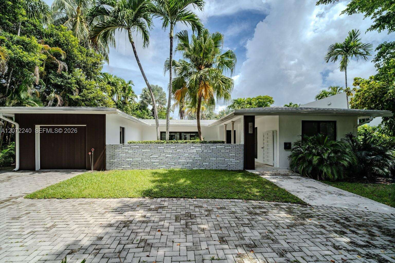 North Miami | 1825 Alamanda Dr N/A | Picture 3