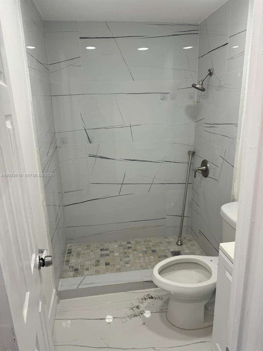 Miami | 2500 91st St N/A | Picture 13