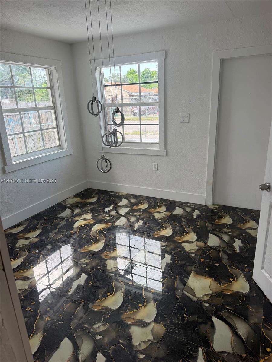 Miami | 2500 91st St N/A | Picture 21