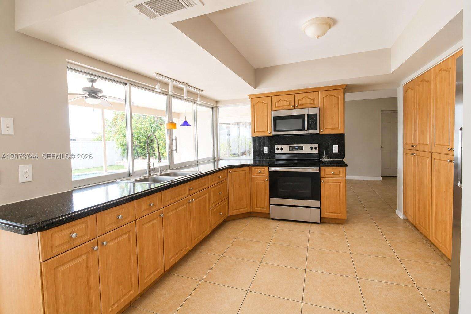 Pembroke Pines | 1060 Douglas Rd N/A | Picture 18