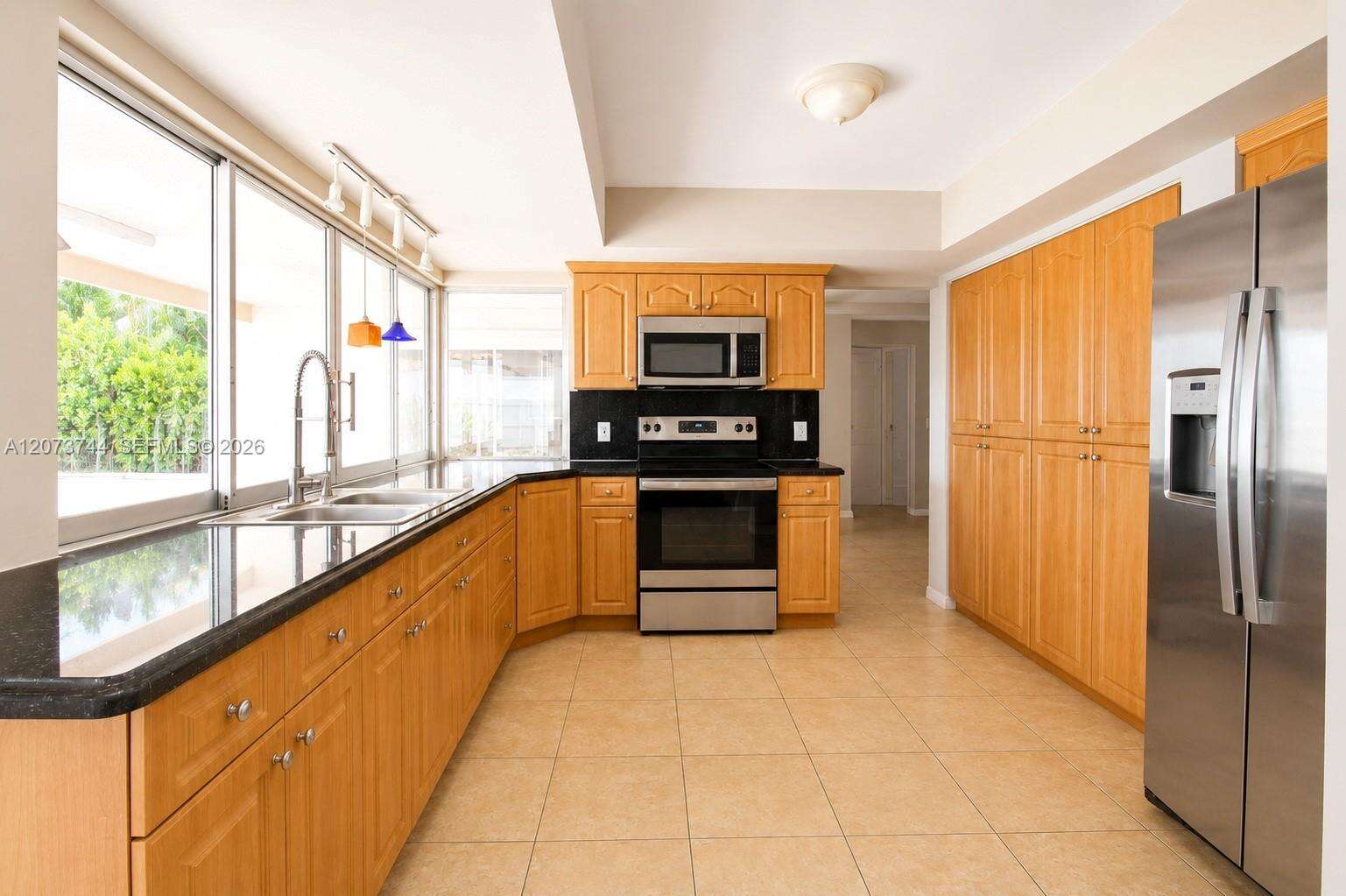 Pembroke Pines | 1060 Douglas Rd N/A | Picture 19