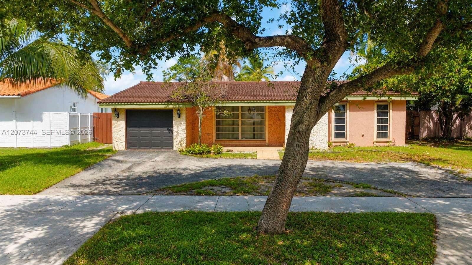 Pembroke Pines | 1060 Douglas Rd N/A | Picture 3