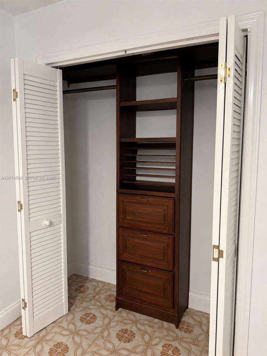 Miami | 3010 32nd St N/A | Picture 12
