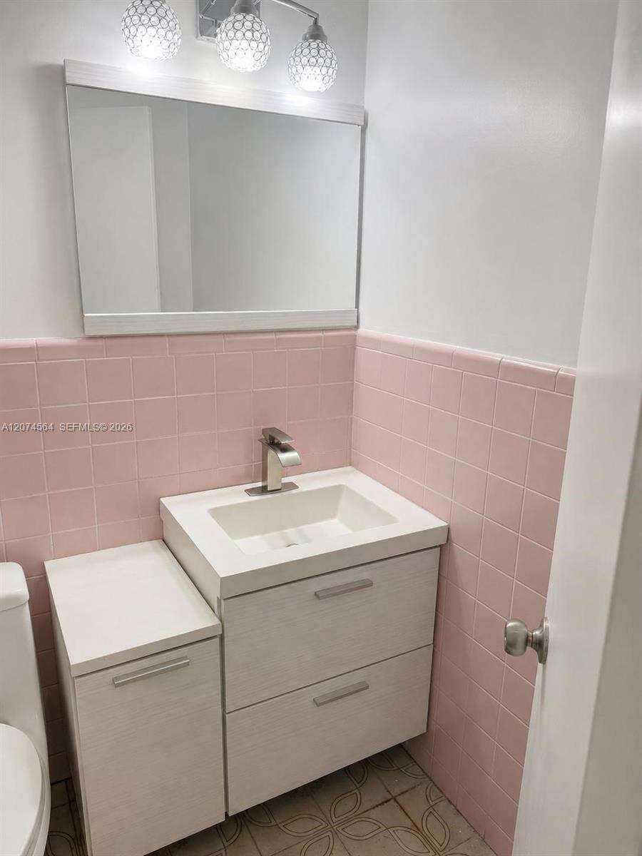 Miami | 3010 32nd St N/A | Picture 15
