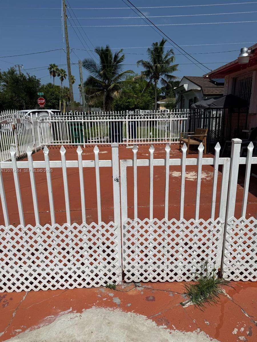 Miami | 3010 32nd St N/A | Picture 5