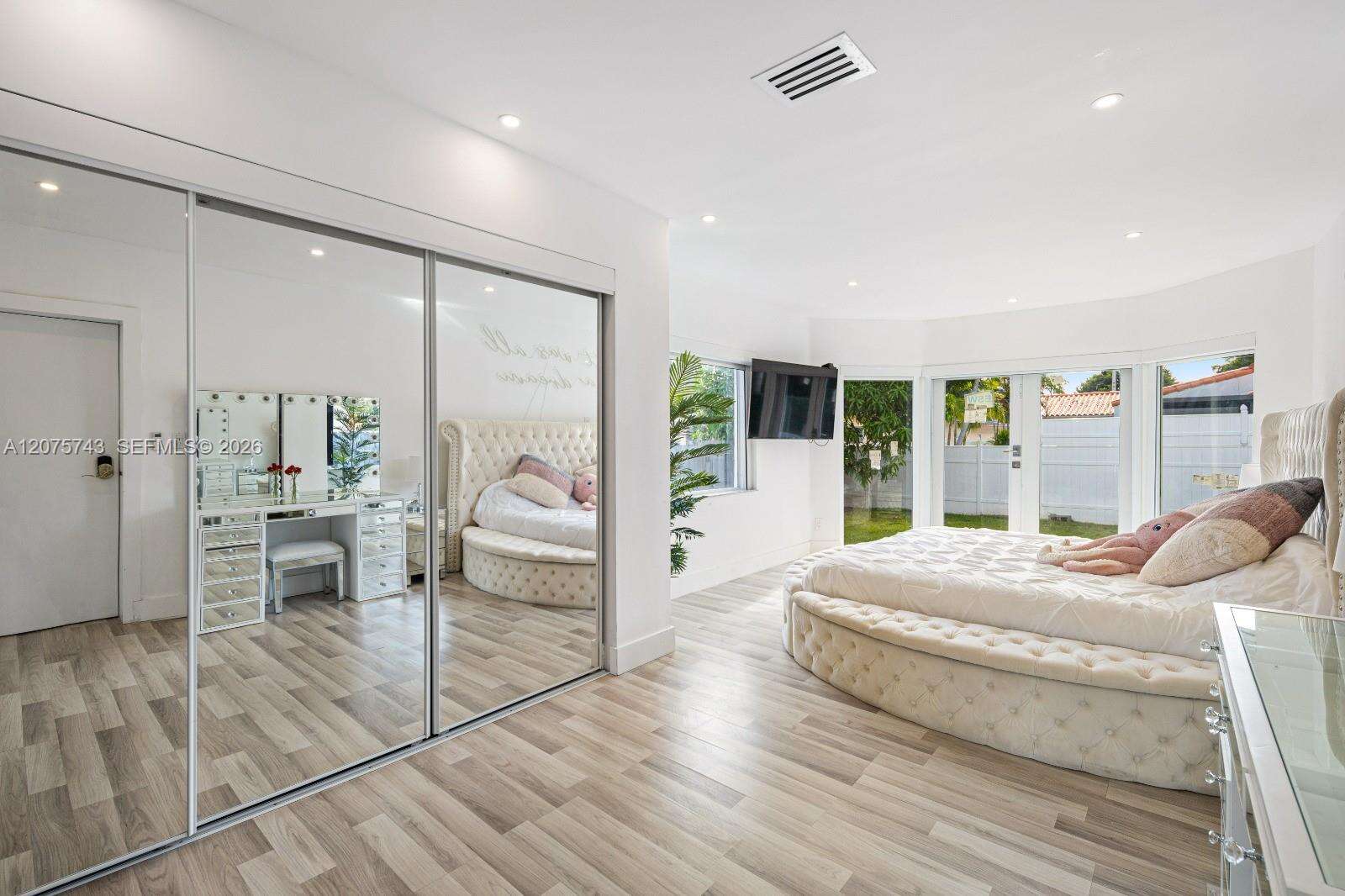 Miami Beach | 1460 Marseille Dr N/A | Picture 5