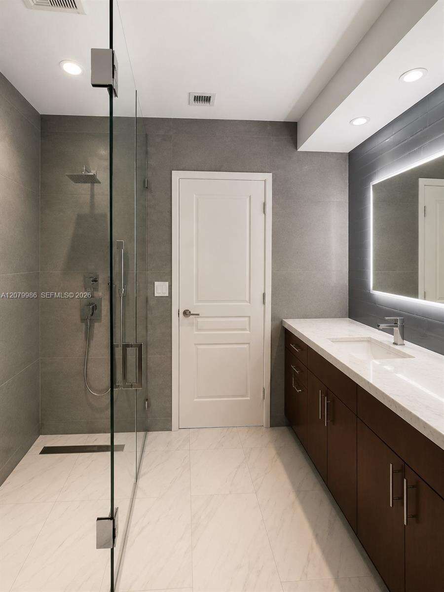 Fort Lauderdale | 2421 13th St N/A | Picture 20