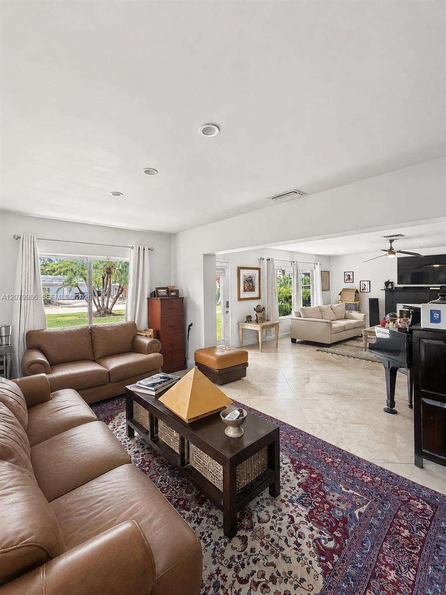 Fort Lauderdale | 2421 13th St N/A | Picture 37