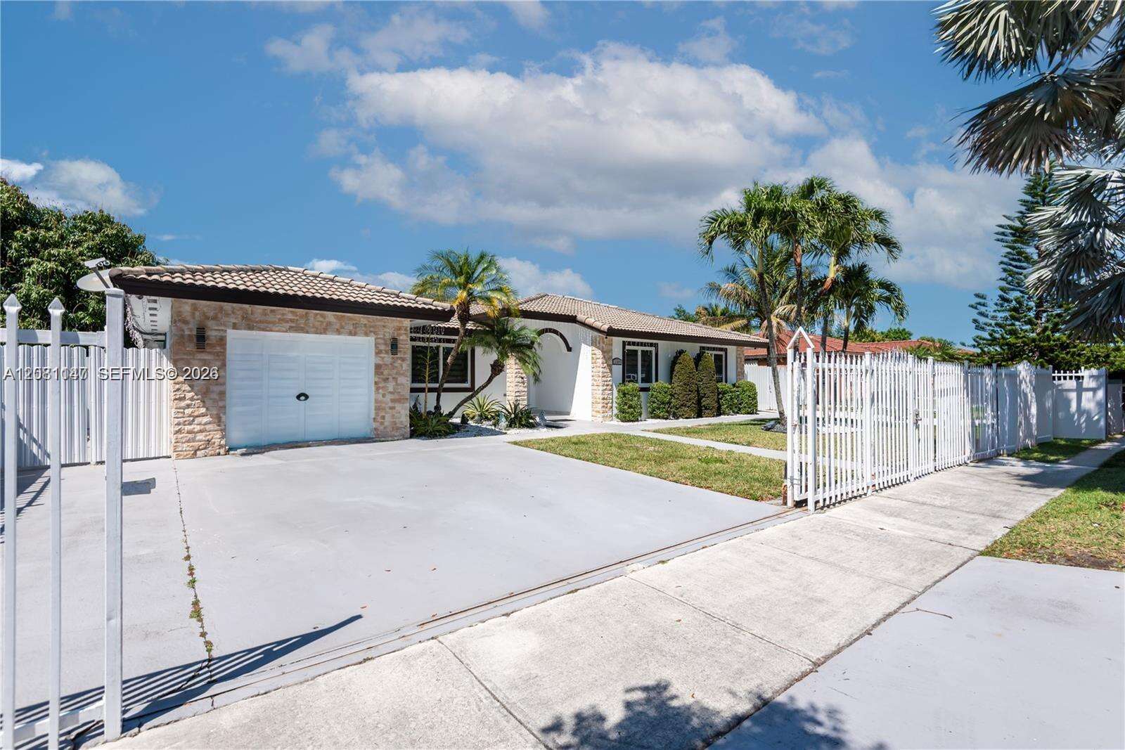 Miami | 12485 220th St N/A | Picture 1