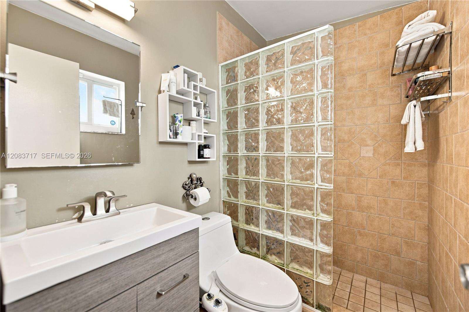 Hollywood | 1119 Buchanan St N/A | Picture 13