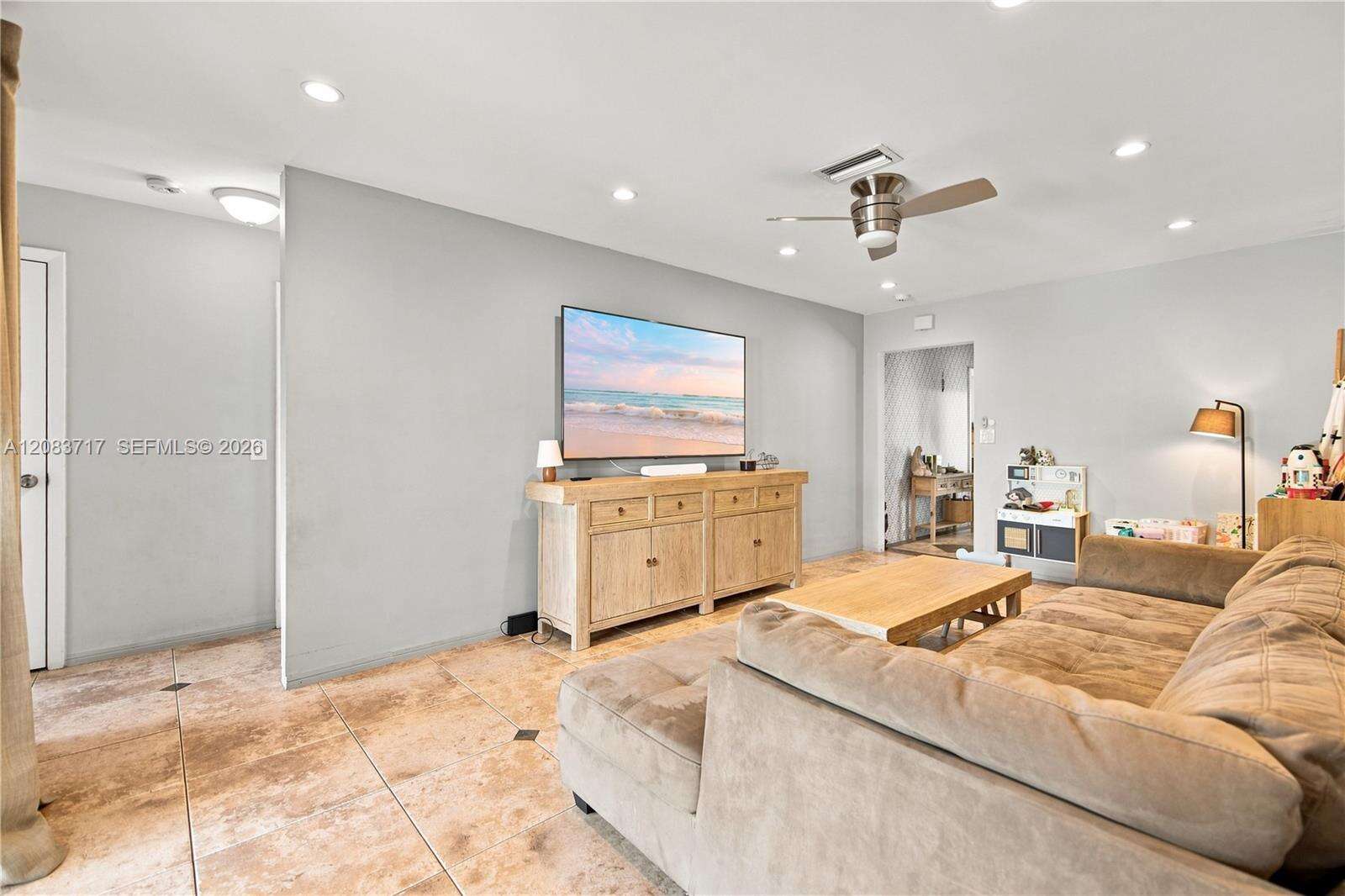 Hollywood | 1119 Buchanan St N/A | Picture 6