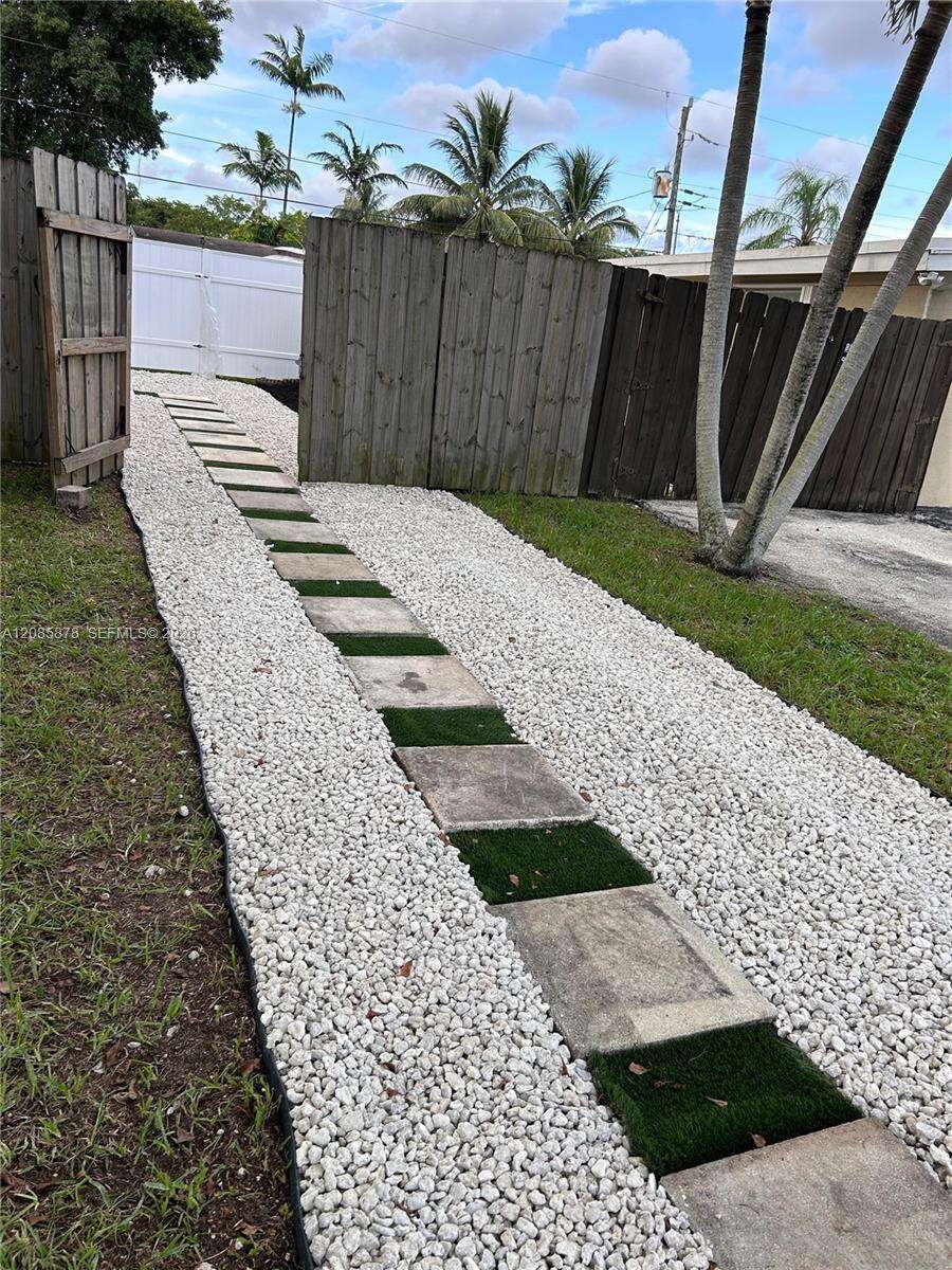 Pembroke Pines | 6541 5th St N/A | Picture 28