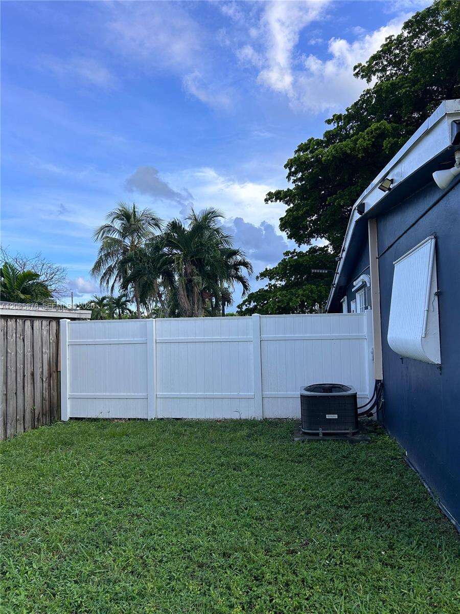 Pembroke Pines | 6541 5th St N/A | Picture 33