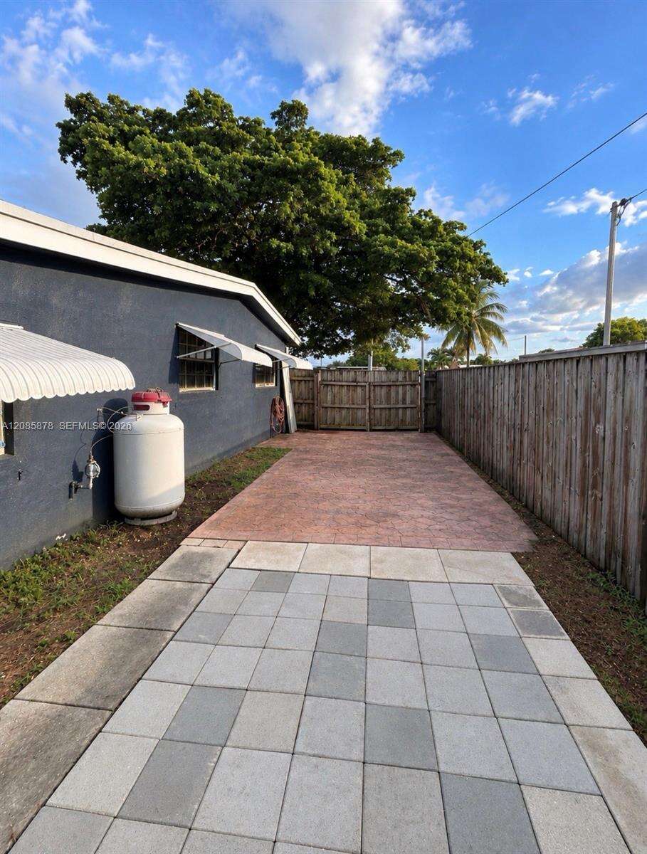 Pembroke Pines | 6541 5th St N/A | Picture 35