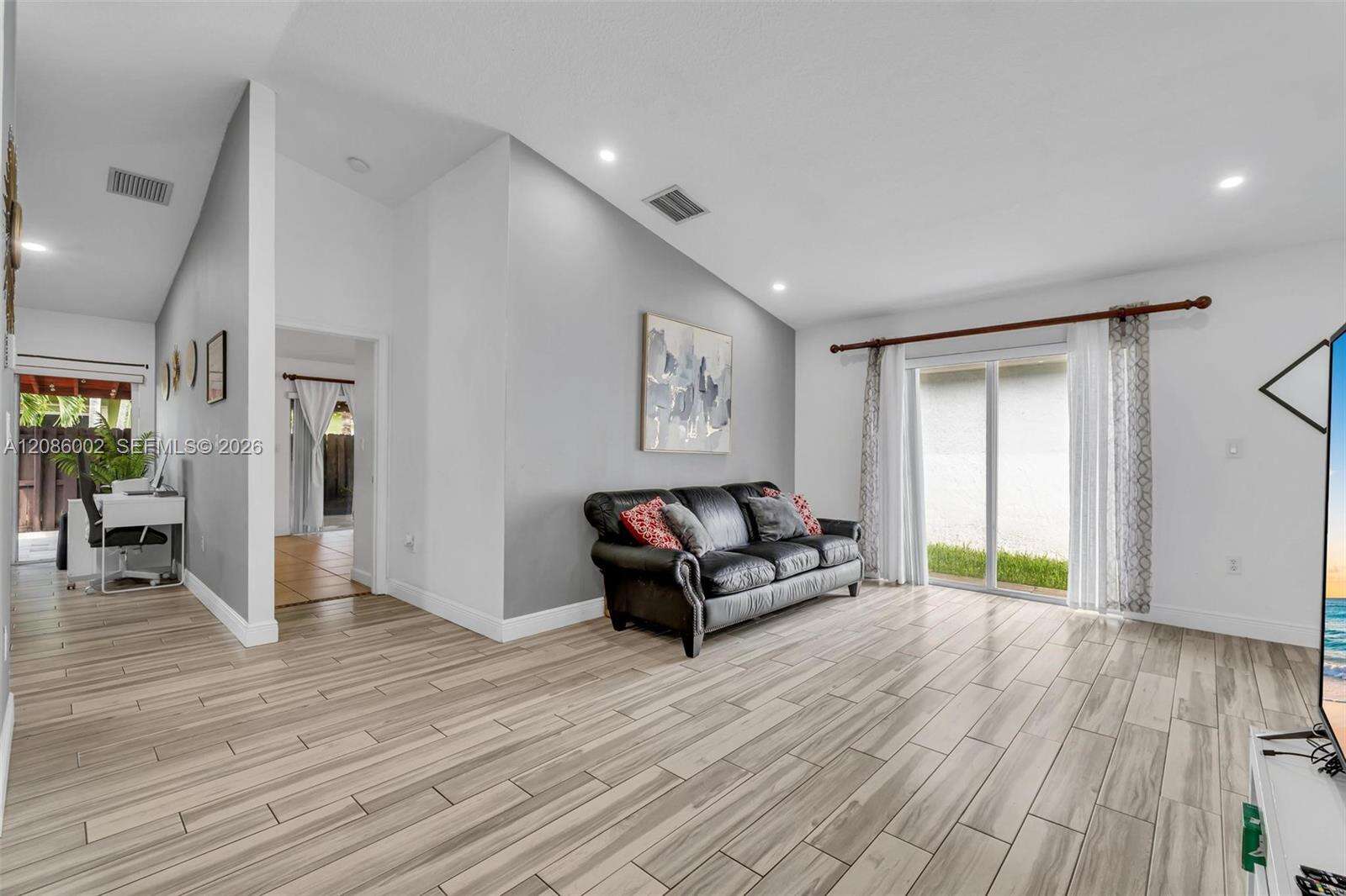 Miami | 13936 151st Ave N/A | Picture 12