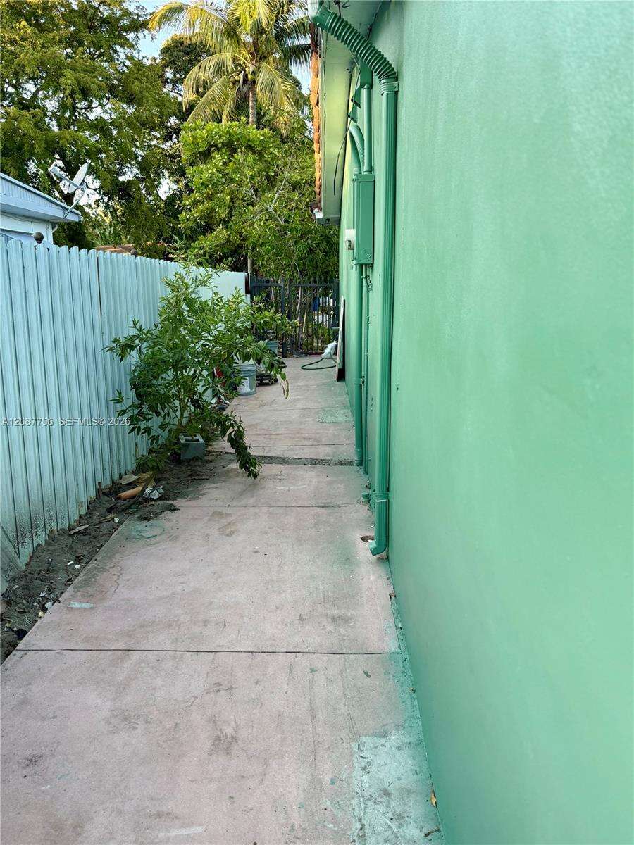 Miami | 510 161st St N/A | Picture 15
