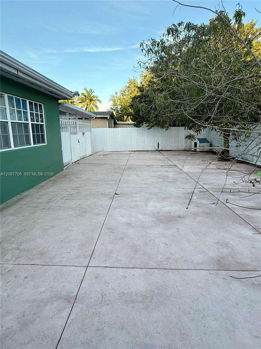 Miami | 510 161st St N/A | Picture 17