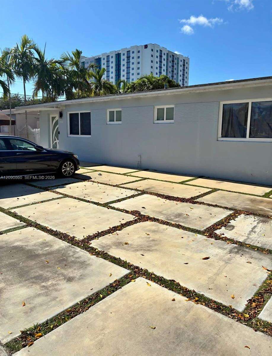 Miami | 10665 6 St N/A | Picture 1