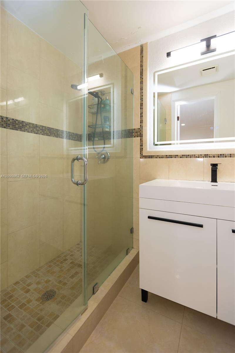 Miami | 4301 85th Ave N/A | Picture 22