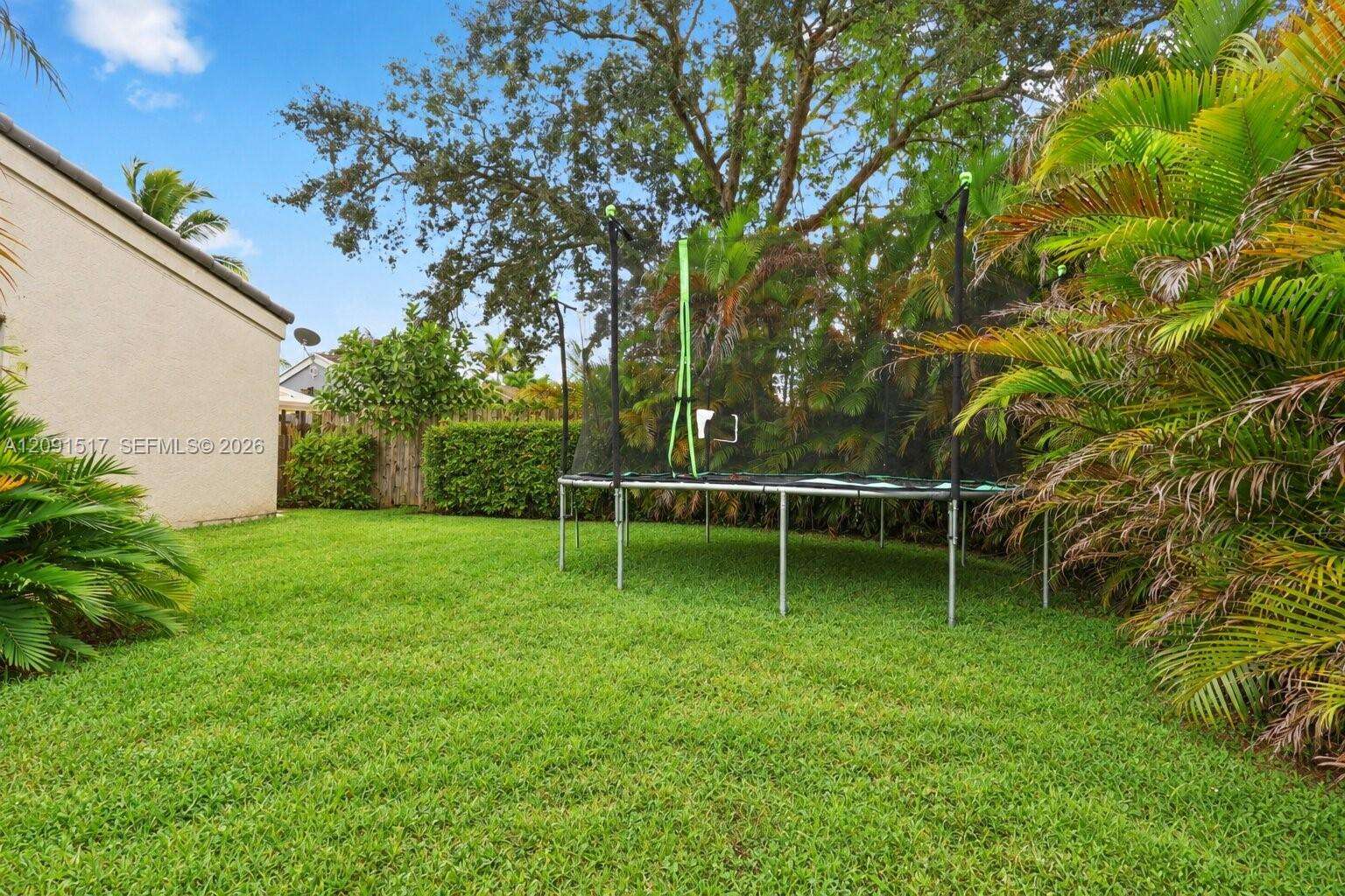 Miami | 15221 158th St N/A | Picture 23