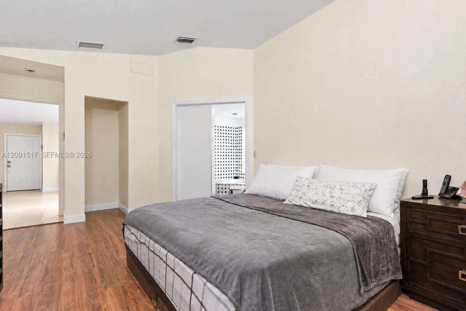 Miami | 15221 158th St N/A | Picture 28