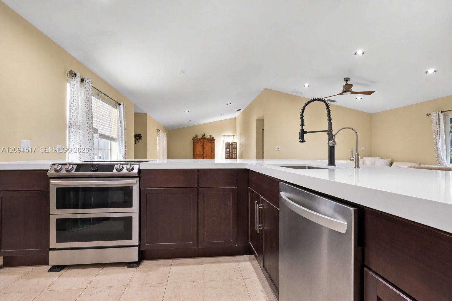 Miami | 15221 158th St N/A | Picture 9