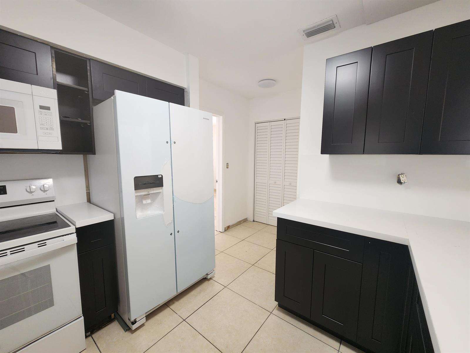 Pembroke Pines | 8760 14th N/A | Picture 2