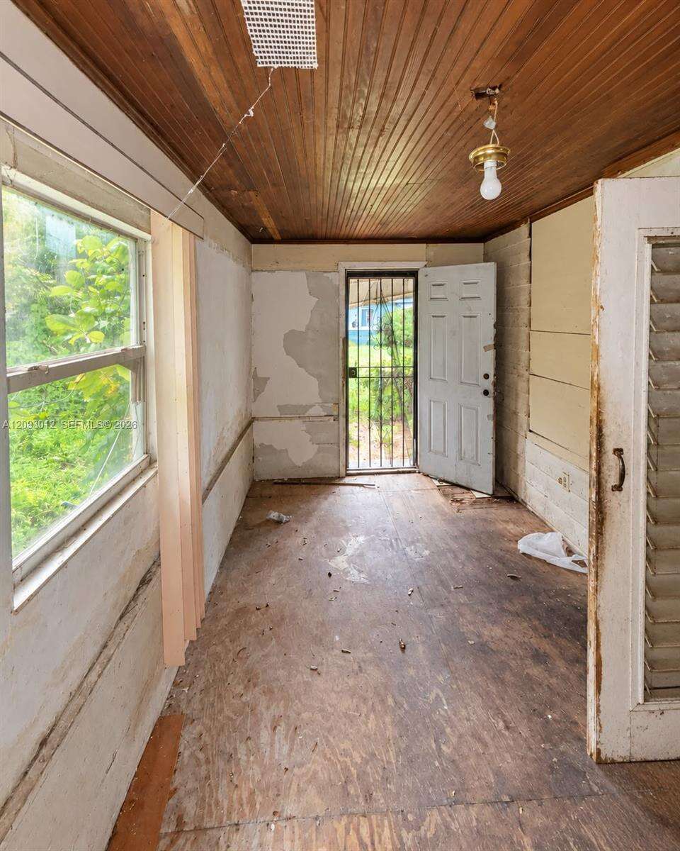 Miami | 5830 5th Ave N/A | Picture 3