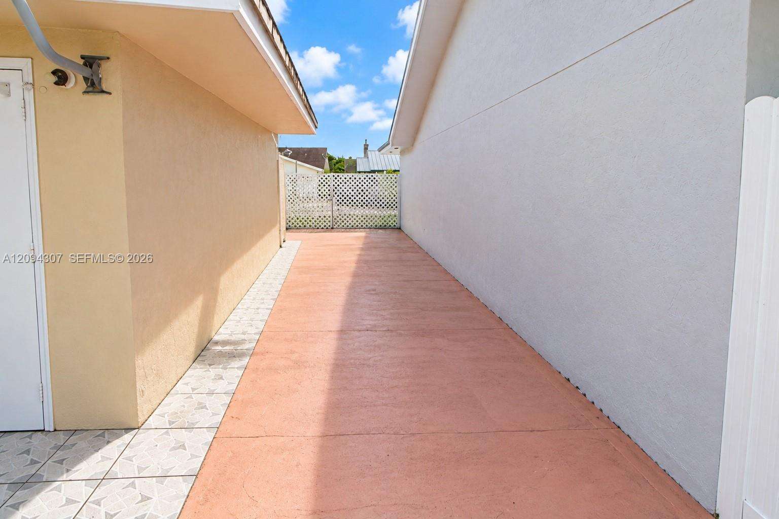 Miami | 2421 142nd Pl N/A | Picture 29