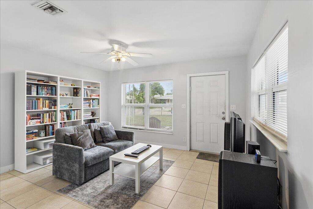 Oakland Park | 411 52nd N/A | Picture 4