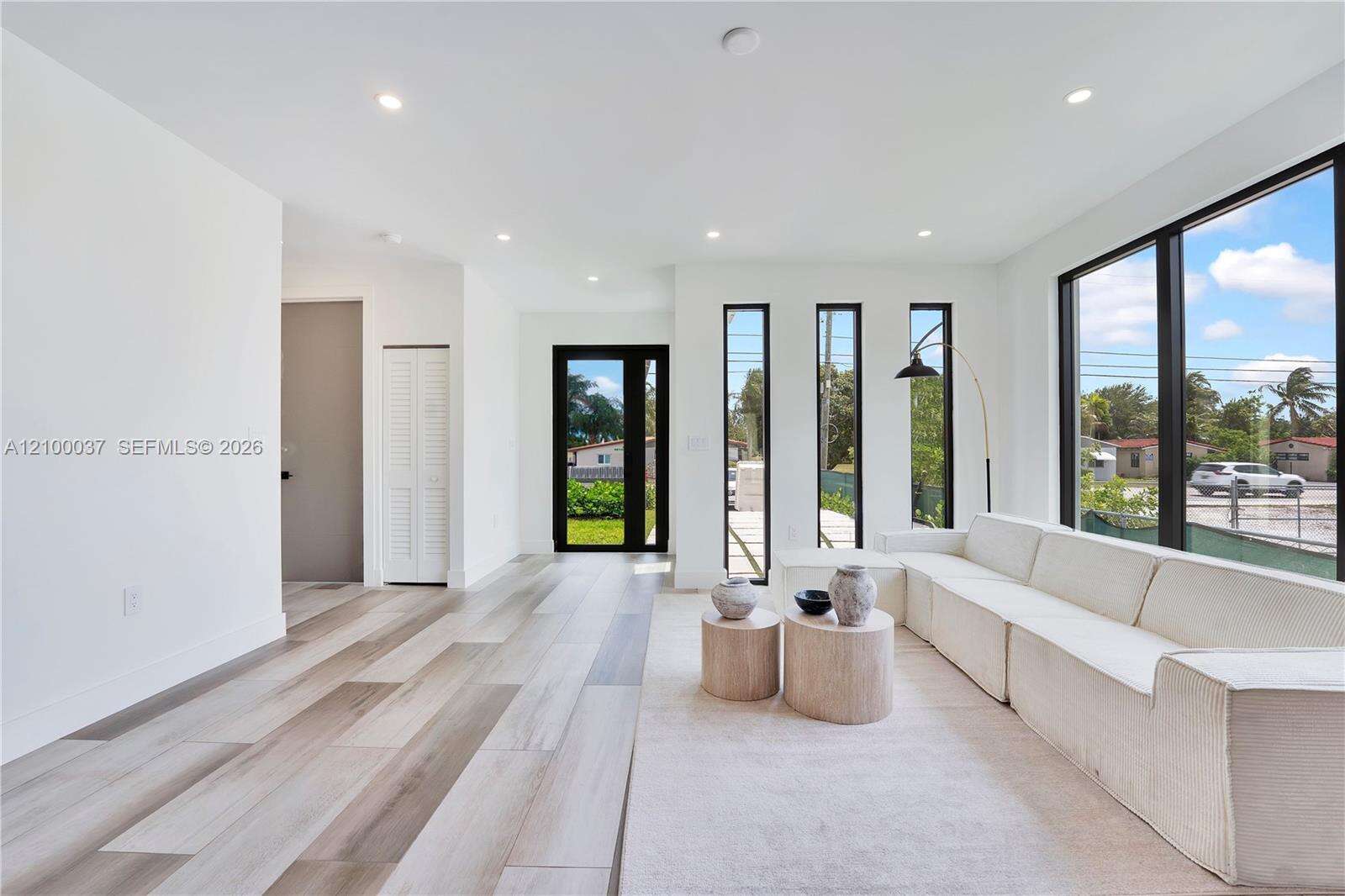 Hollywood | 2665 Johnson St N/A | Picture 6