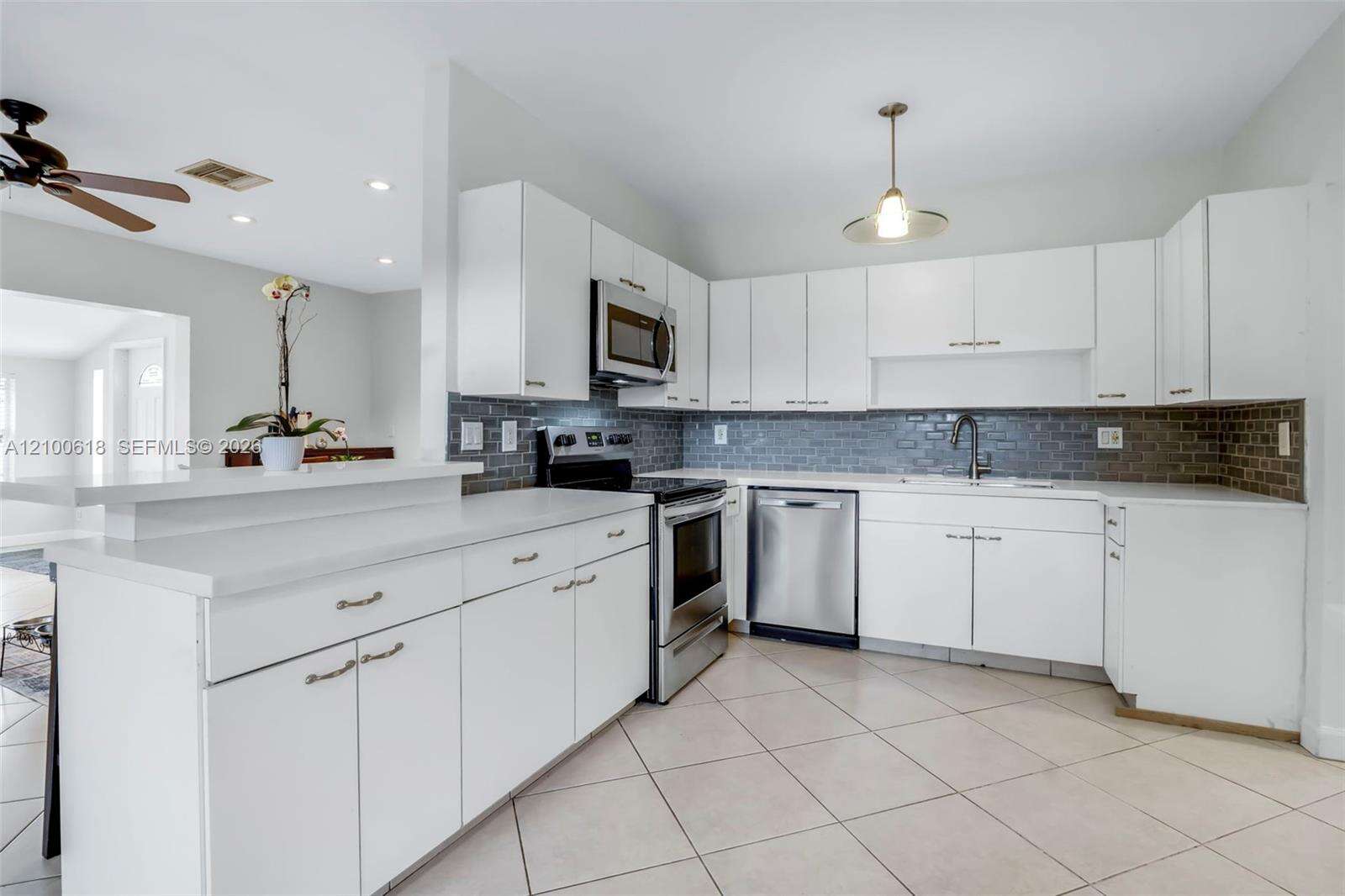Hollywood | 3225 Arthur Ter N/A | Picture 2