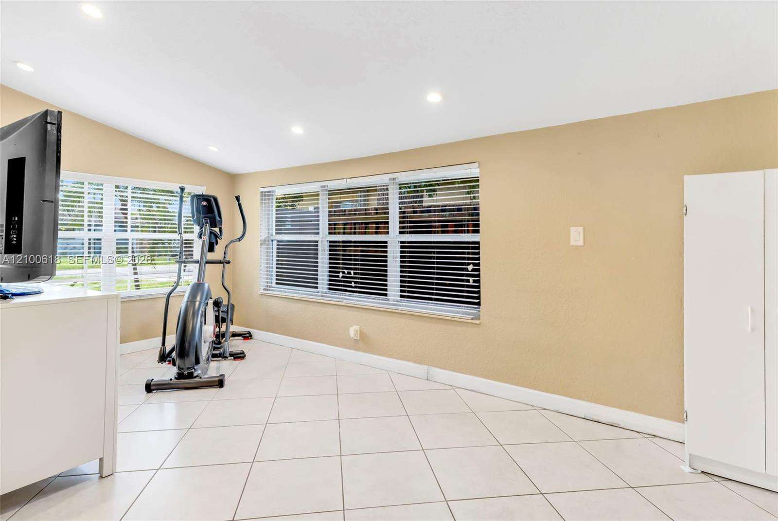 Hollywood | 3225 Arthur Ter N/A | Picture 11
