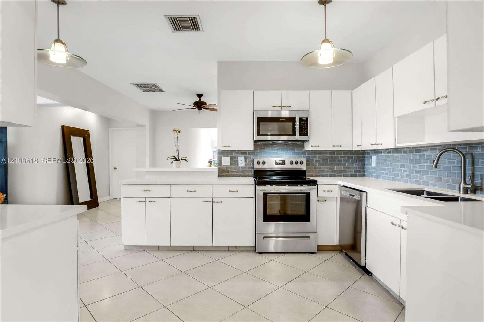 Hollywood | 3225 Arthur Ter N/A | Picture 5