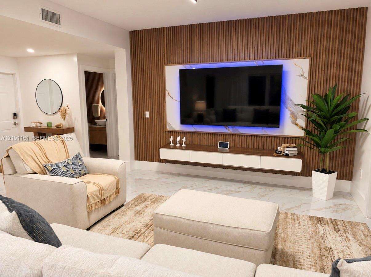 Miami | 16065 86th Ln N/A | Picture 5