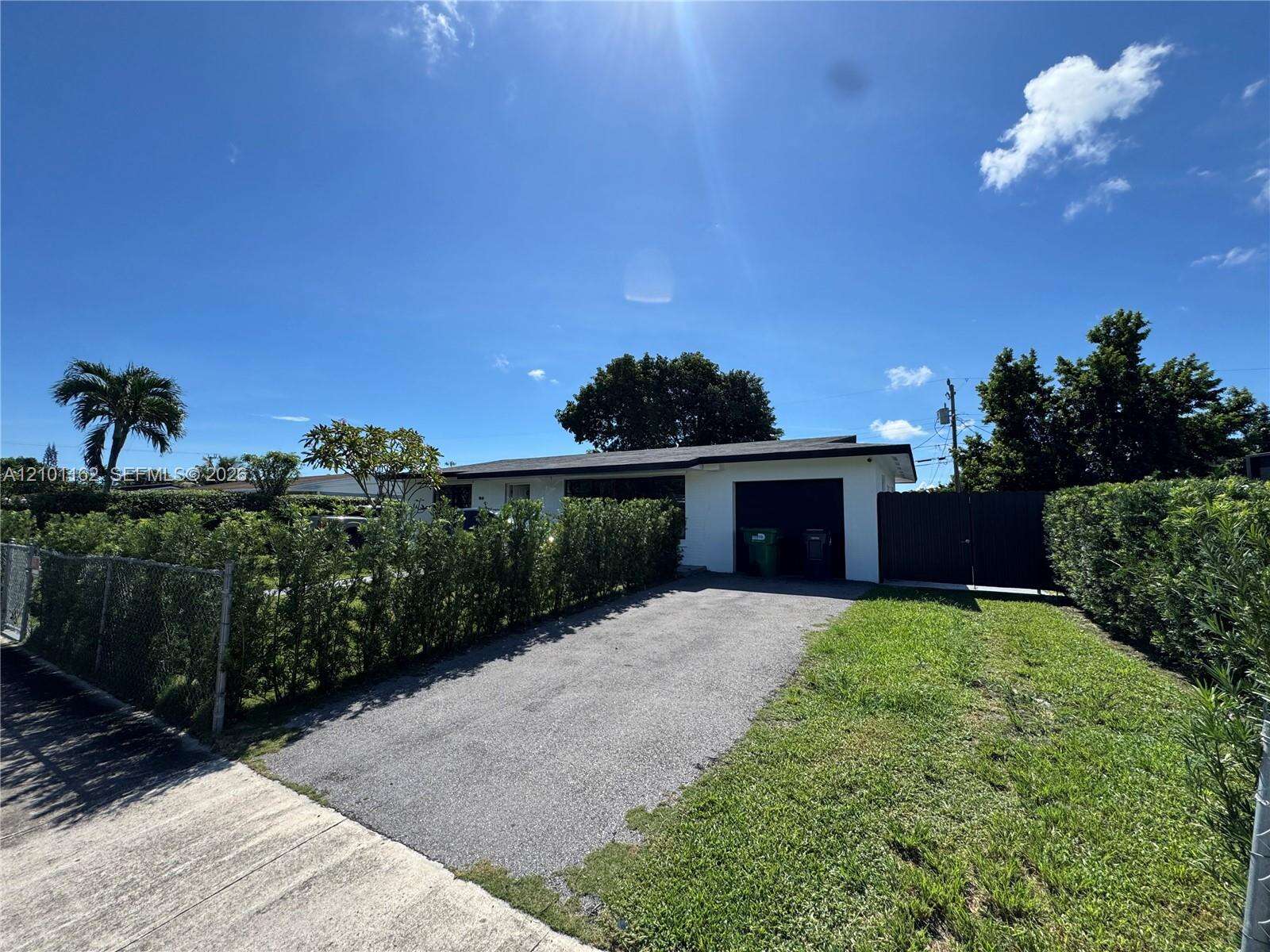 Miami | 9840 166th St N/A | Picture 2