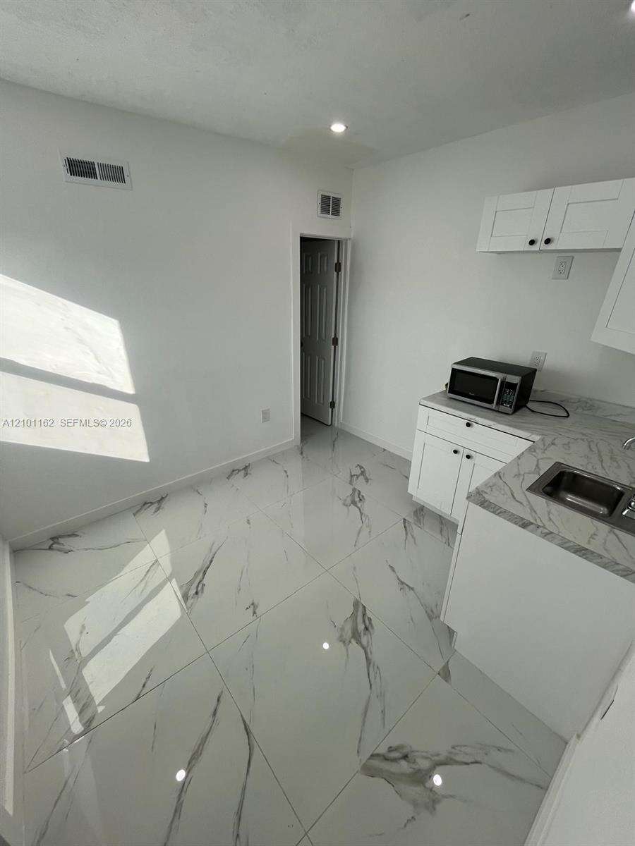 Miami | 9840 166th St N/A | Picture 23