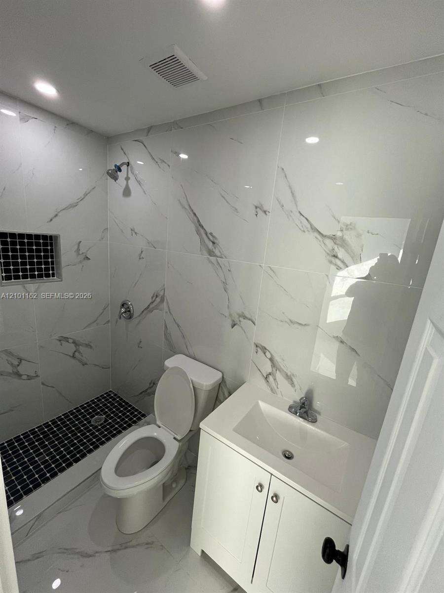 Miami | 9840 166th St N/A | Picture 26