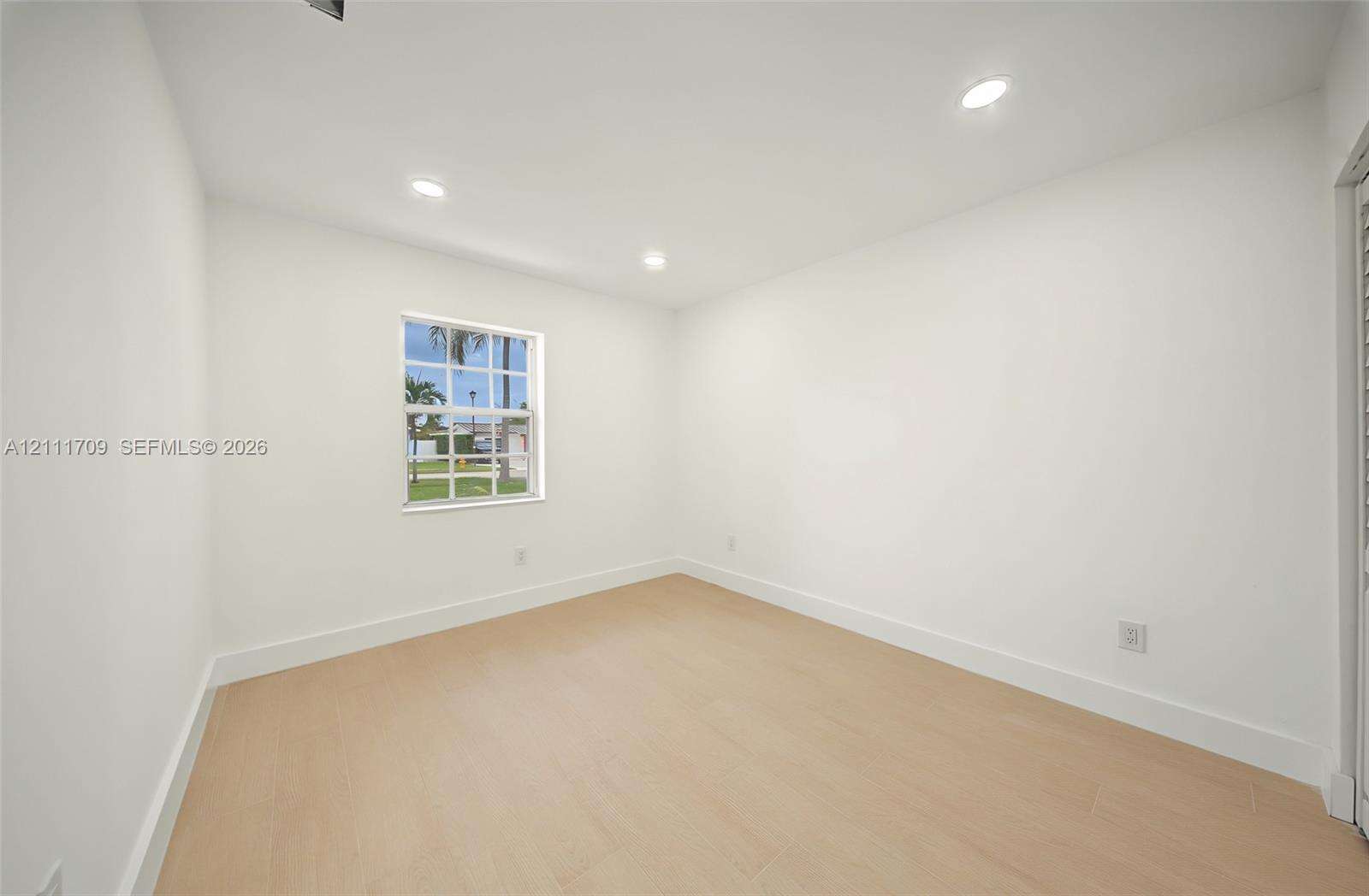 Miami | 13010 84th St N/A | Picture 13