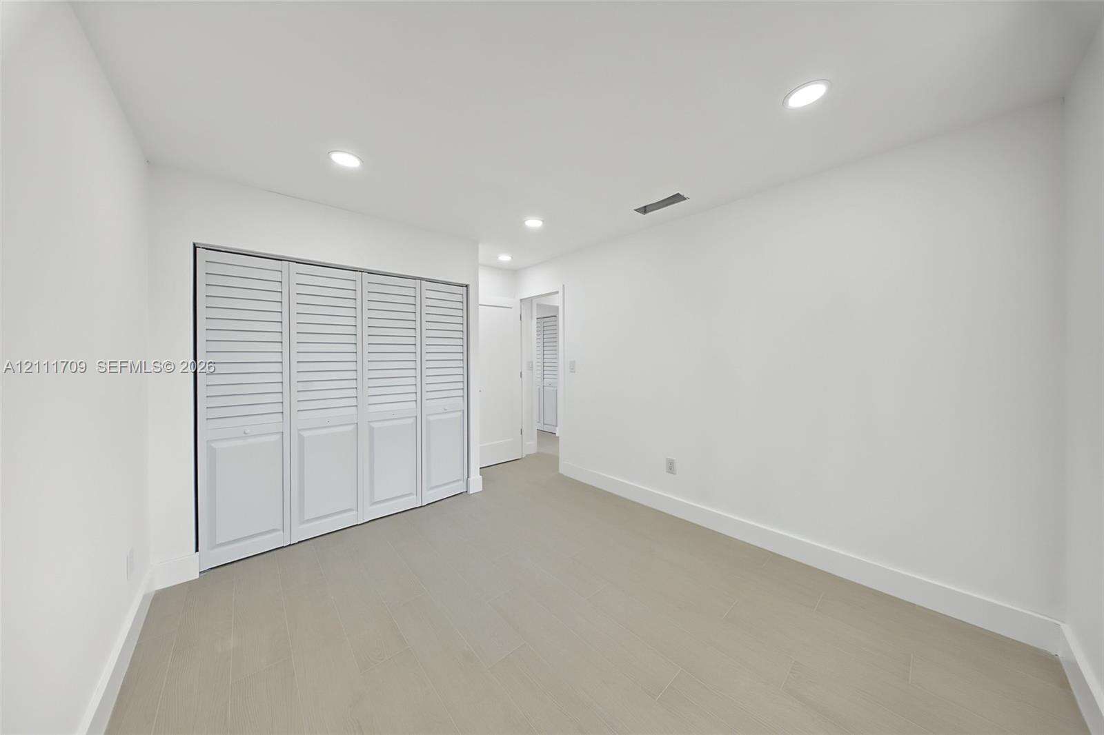 Miami | 13010 84th St N/A | Picture 14