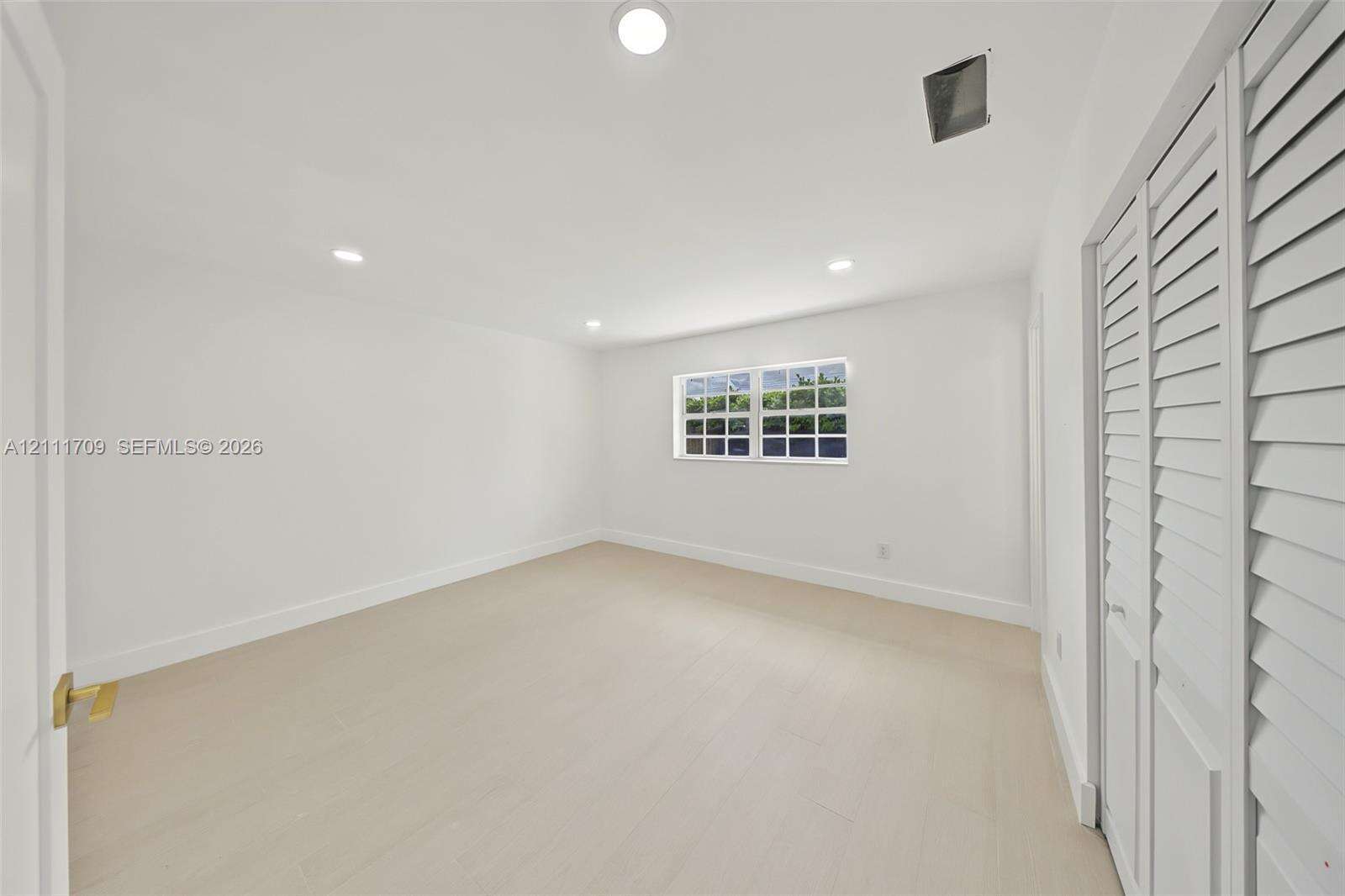 Miami | 13010 84th St N/A | Picture 15