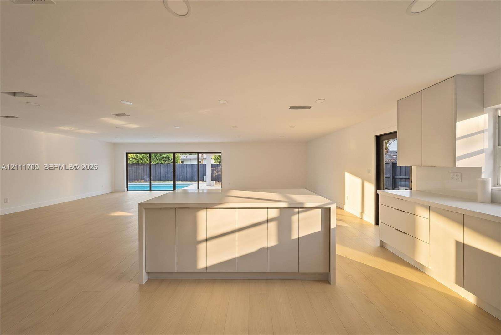Miami | 13010 84th St N/A | Picture 6