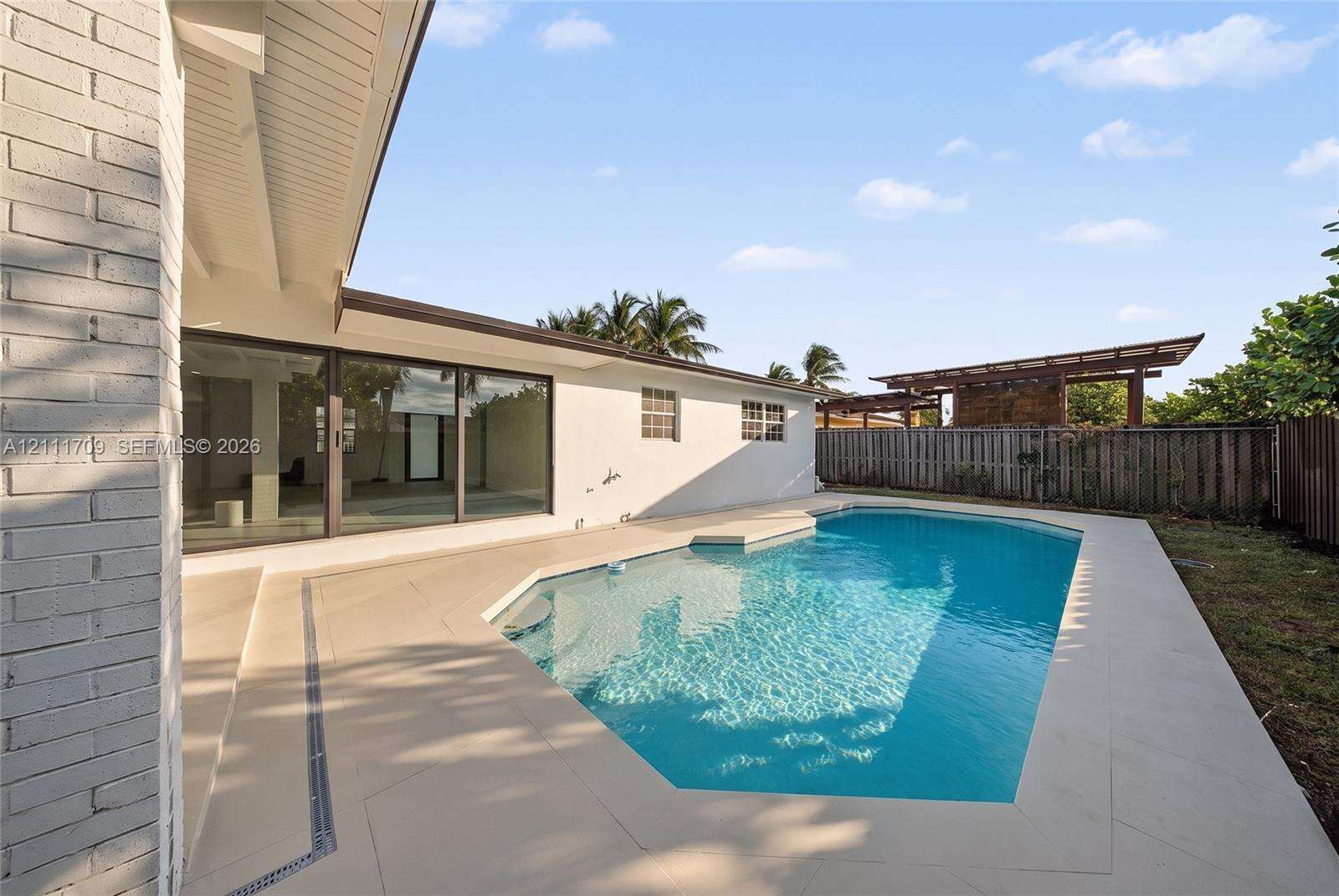 Miami | 13010 84th St N/A | Picture 9