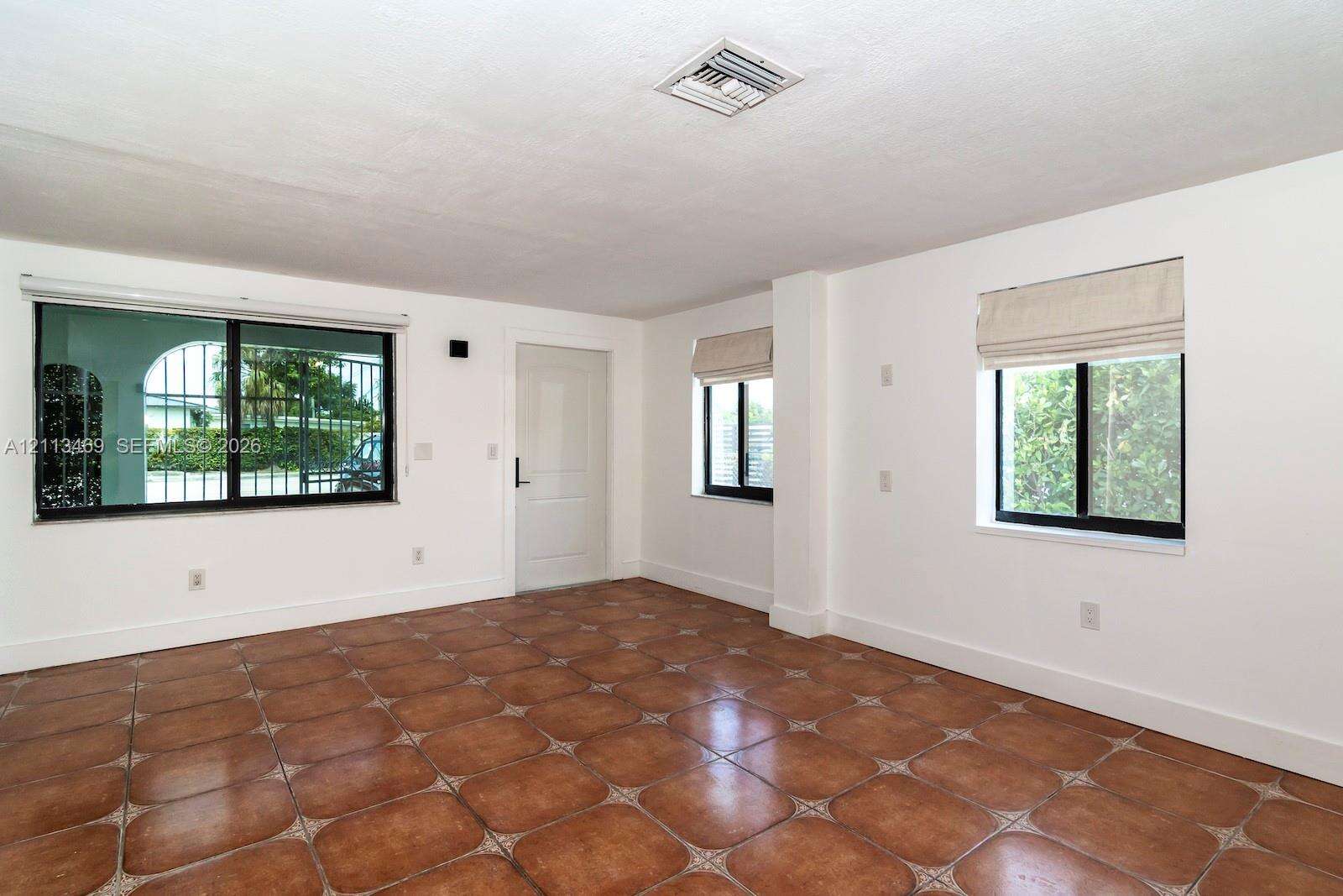 Miami | 2729 67th Ave N/A | Picture 51
