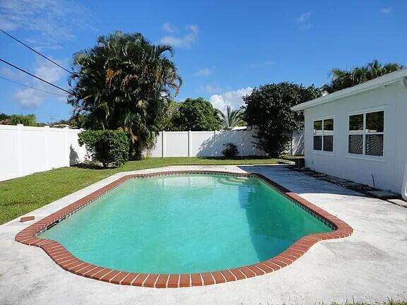 Lighthouse Point | 1971 33rd N/A | Picture 2