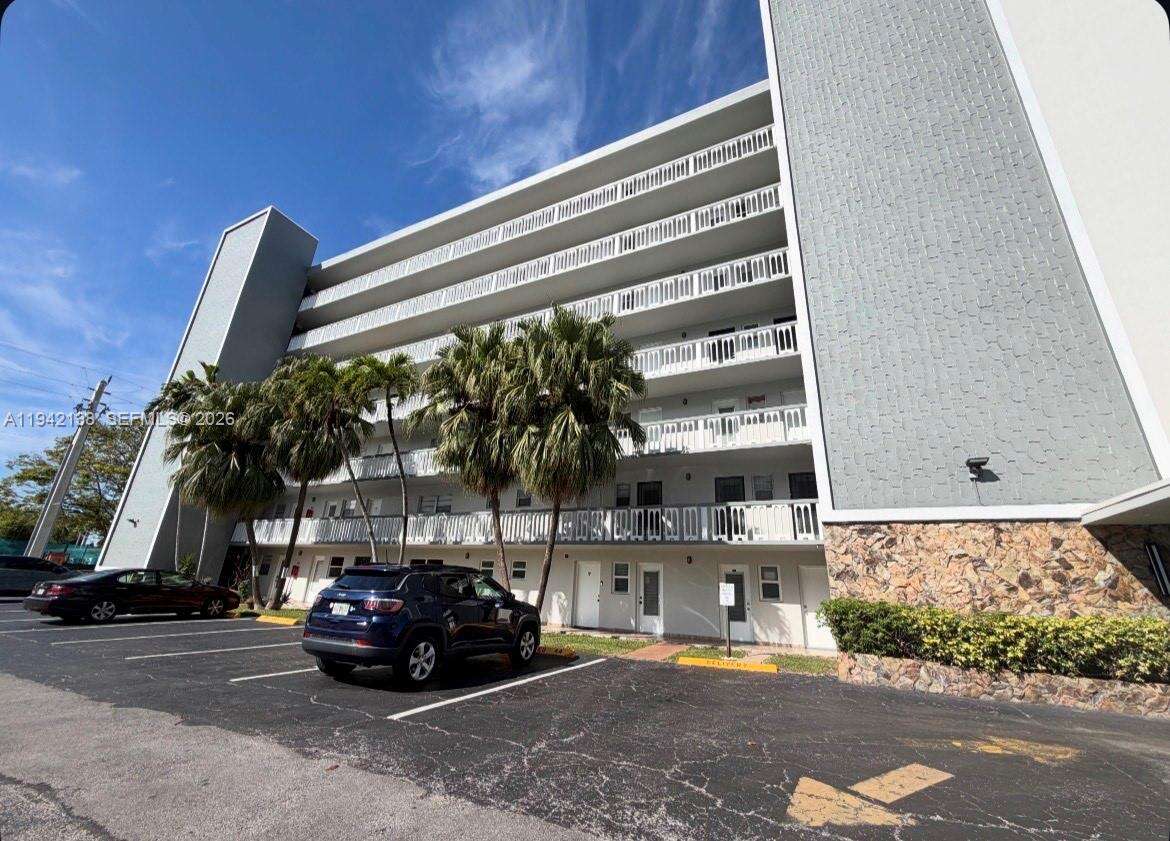 Hallandale Beach | 420 12th Ave Unit #502 | Picture 1