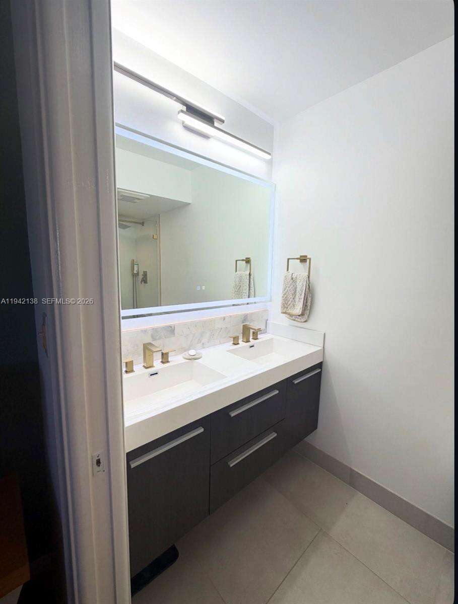 Hallandale Beach | 420 12th Ave Unit #502 | Picture 10