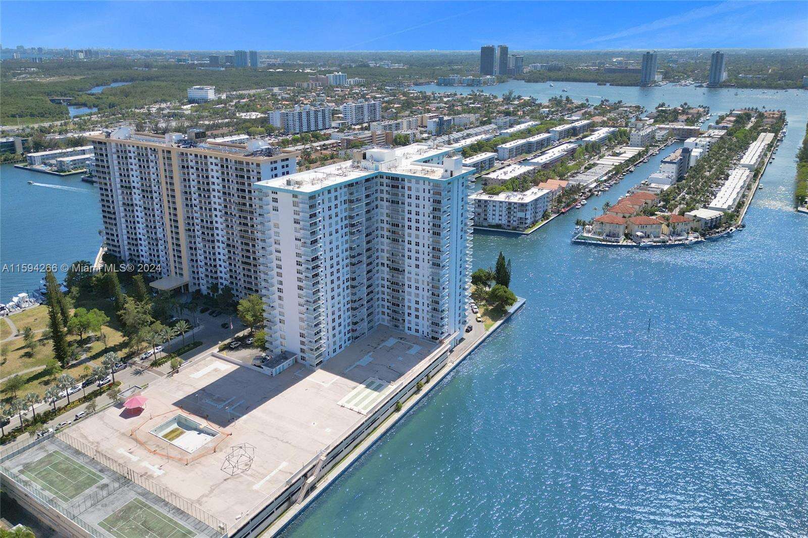 Winston Towers 500 | Unit #1701 Unit #1701 | Picture 11